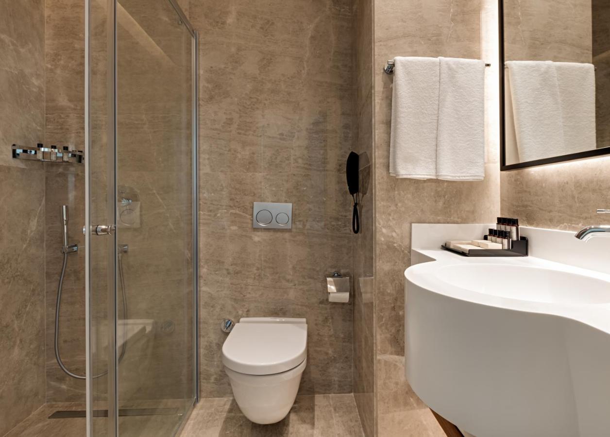 Gleam Collection Hotel Istambul Exterior foto A bathroom in a hotel